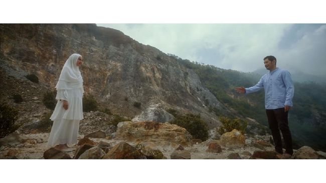 Sinopsis Roh Fasik menjelaskan film ini dirilis pada 2019 dan digarap rumah produksi RA Pictures serta dibintangi Irwansyah dan Evan Sanders.