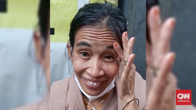 Ani Vina, warga Makassar yang disebut-sebut memiliki wajah mirip Presiden Jokowi punya keinginan untuk ke Jakarta menemui presiden.