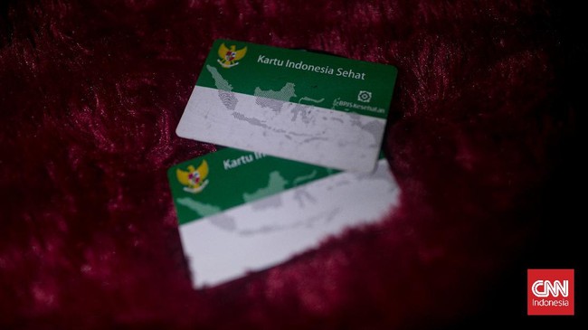 Warga yang ingin membuat SIM, STNK, melaksanakan ibadah Haji atau Umrah, bahkan jual beli tanah harus memiliki kartu BPJS Kesehatan sebagai salah satu syarat.