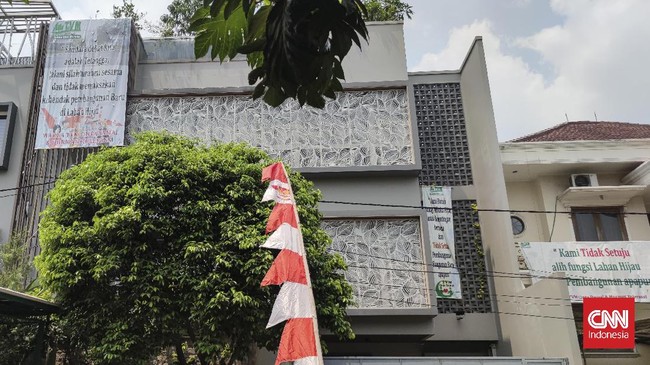 Pembangunan Masjid At-Tabayyun di Kompleks Perumahan Taman Villa Meruya, Jakbar akan diresmikan Anies besok, namun prosesnya masih digugat ke PTUN.