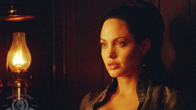 Berikut sinopsis Original Sin yang dibintangi oleh Angelina Jolie dan Antonio Banderas.