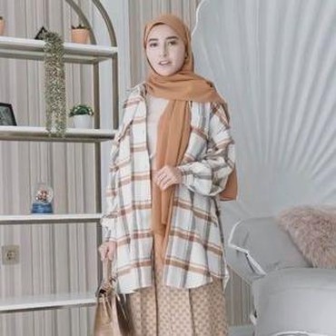 Shandy Purnamasari Alami Kerugian karena Putra Siregar