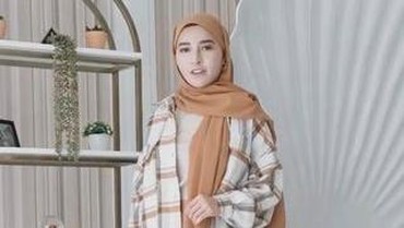 img-title Shandy Purnamasari Alami Kerugian karena Putra Siregar