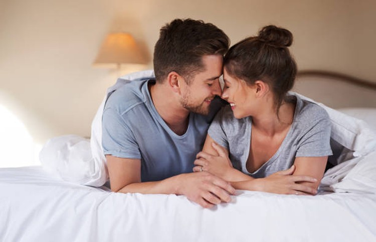 ZODIAK LEO, LIBRA, DAN SAGITARIUS HABISKAN WAKTU BERSAMA SUAMI Hari ini Bunda yang berzodiak Leo, Libra, dan Sagitarius habiskan waktu bersama suami. Bagaimana dengan yang lainnya? Simak prediksi asmara hari ini, Bunda.