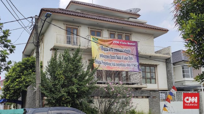 Pembangunan Masjid At-Tabayyun di Kompleks Perumahan Taman Villa Meruya, Jakbar akan diresmikan Anies besok, namun prosesnya masih digugat ke PTUN.