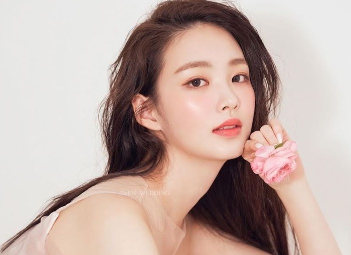 Saat ini, Choi Hyo Joo merupakan bagian dari keluarga Namoo Actors, rumah dari sederet aktor dan aktris populer seperti Song Kang, dan Park Min Young. (Foto: Instagram.com/hyozuzu)