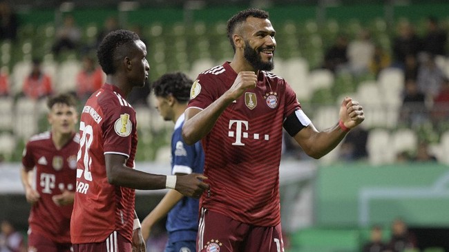 Bayern Munchen menunjukkan keperkasaannya saat mengalahkan Bremer SV dengan skor telak 12-0 di DFB Pokal 2021-2022.