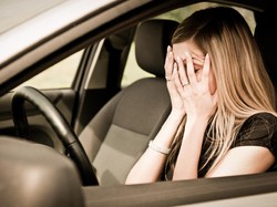 Wanita Tepuk Bokong Pria di Depan Pacarnya, Terancam Dipenjara