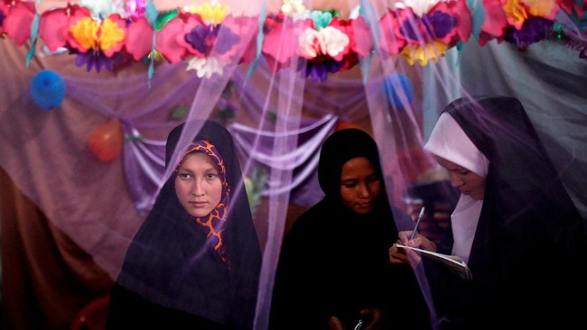 Pria disangka menipu ratusan perempuan Afghanistan dengan iming-iming dijodohkan dengan lelaki kaya raya untuk akhirnya dijual sebagai budak.