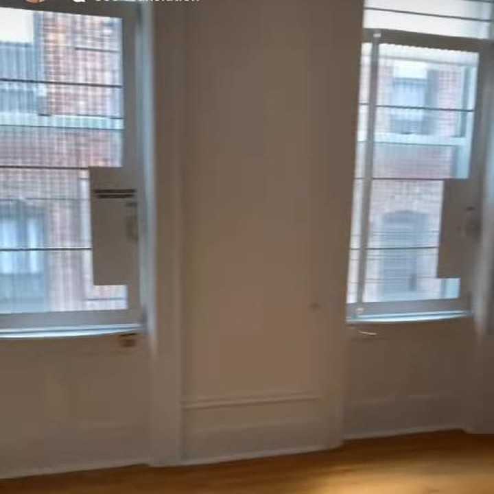 <p>Apartemennya merupakan apartemen standar, Bunda. Menurut Tasya, karena sama-sama sewa di Columbia Housing, satu unit apartemen terdiri dari dua kamar. (Foto: Instagram Stories @tasyakamila)</p>
