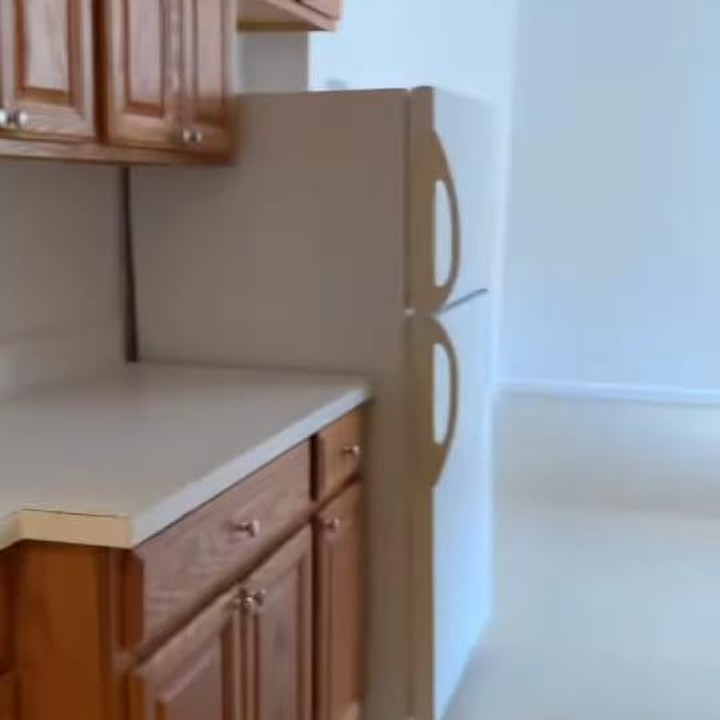 <p>Meski tidak menetap secara permanen, Tasya Kamila akan membantu proses pindahan Randi ke apartemen barunya itu. Kondisi dan interiornya mirip dengan apartemen tempat ia tinggal dahulu ketika menempuh pendidikan di sana. (Foto: Instagram Stories @tasyakamila)</p>