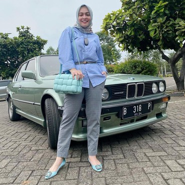 Penampilan dan Karier Uya Kuya Dihina, Istri Marah Besar