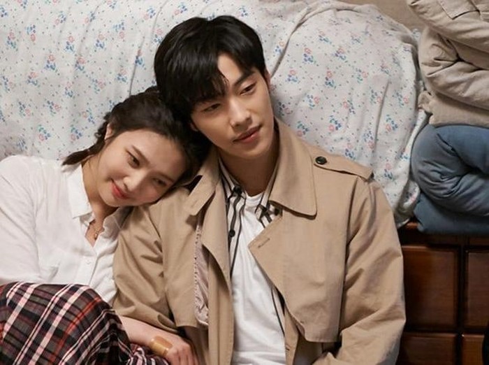 Lewat chemistry di drama Tempted, Joy dan Doo Hwan berhasil membuat netizen baper. 5 Drakor Romantis Hadirkan Cerita 'Toxic Relationship'