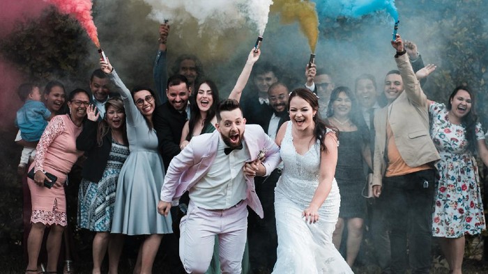 4 Cara Tenang Mengatasi Rasa Iri Akibat Teman Nikah Duluan, Jangan Keburu Iri Dengki