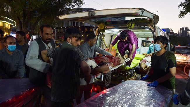 Korban bom bunuh diri di bandara Kabul, Afghanistan, terus bertambah. Hingga Jumat (27/8), tercatat 90 orang tewas dan 150 lainnya terluka.