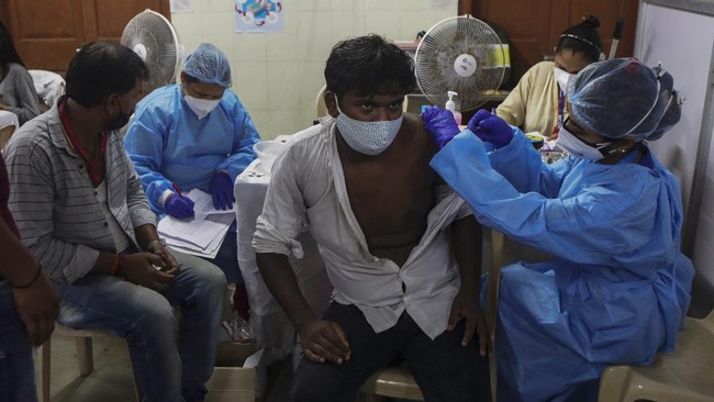 India mencetak rekor vaksin Covid-19 terbanyak dalam sehari yakni 22 juta vaksin saat peringati ulang tahun Perdana Menteri Narendra Modi.