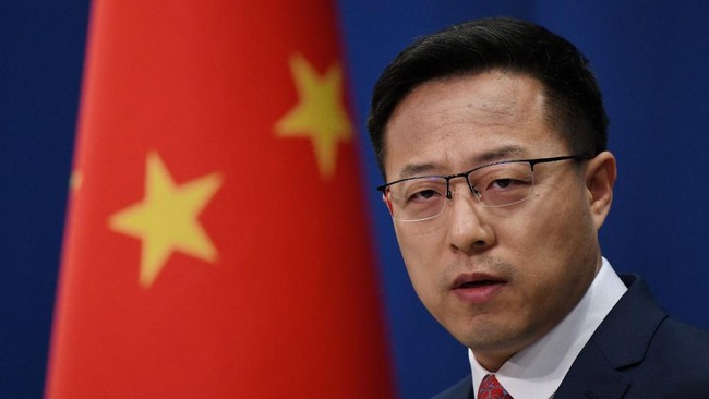 Marah, China Nilai AS Tembak Jatuh 'Balon Mata-mata' Rusak Hubungan China murka setelah Amerika Serikat menembak jatuh balon udaranya yang diduga alat pengintai dan terbang di atas situs militer AS, Sabtu (4/2).