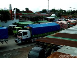 Catat! Truk Tronton-Kontainer Dilarang Lewat Jalan Ajibarang Banyumas