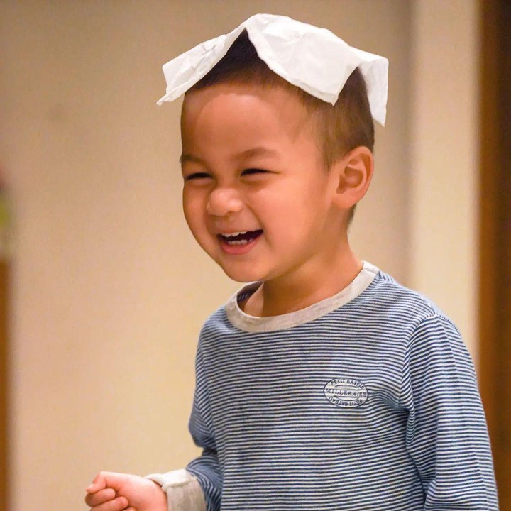 <p>Tingkah menggemaskan Kiano sering dibagikan sang ayah dan Bunda di media sosial. Ihh, bikin gemas ya melihat kelucuannya. (Foto: Instagram @baimwong)</p>