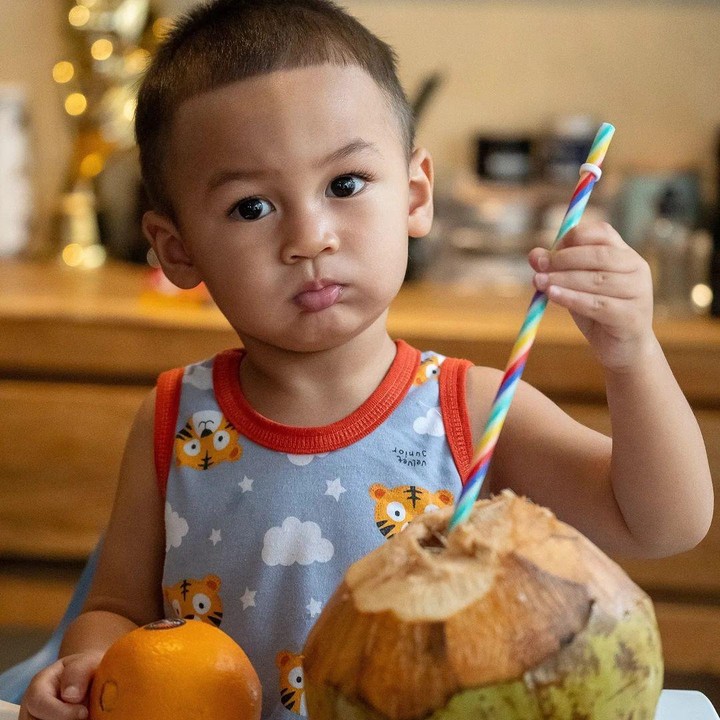 <p>Sebentar lagi Kiano menginjak usia 2 tahun dan menjadi seorang kakak lho. Wah, jadi enggak sabar nih lihat tingkah menggemaskan Kiano saat jadi kakak nanti. (Foto: Instagram @kianotigerwong)</p>