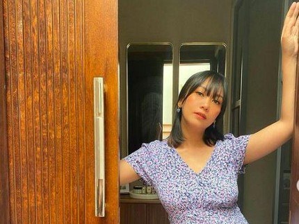 7 Potret Kece Nola B3 Hamil Anak ke-4 di Usia 43 Tahun