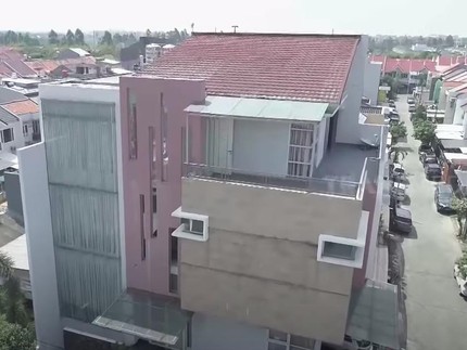 7 Potret Rumah Penjual Bakmi Cantik yang Sempat Viral, Mewahnya Bikin Melongo