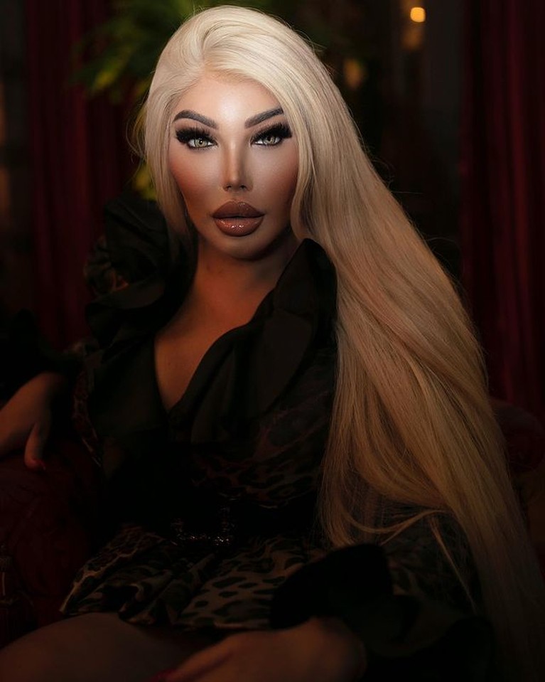Sosok Jessica Alves Transgender Brazil yang Hilang Keperawanan Seorang transgender asal Brazil, Jessica Alves menceritakan kesakitannya saat hilang keperawanan. Yuk intip potretnya!
