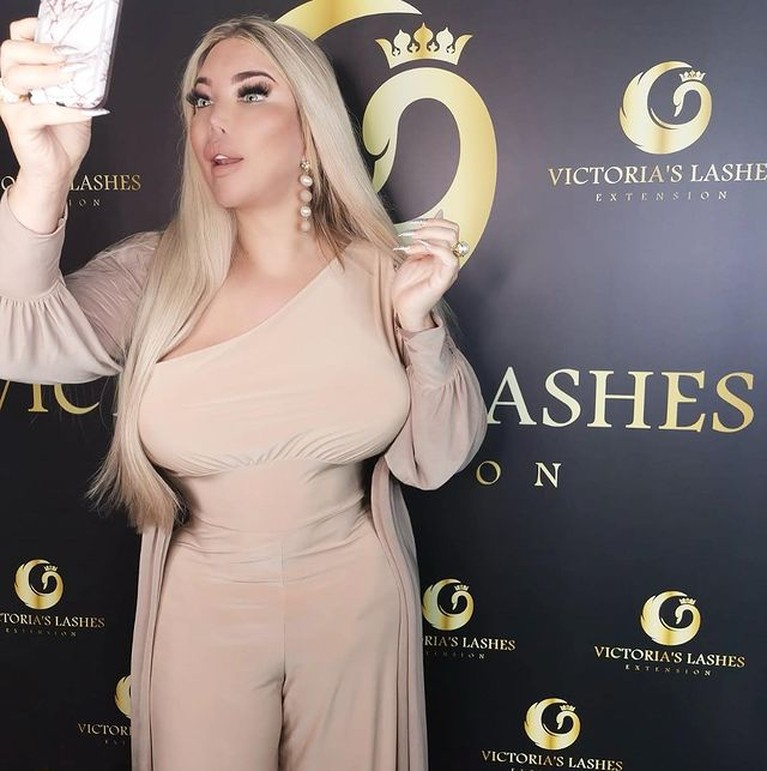 Sosok Jessica Alves Transgender Brazil yang Hilang Keperawanan Seorang transgender asal Brazil, Jessica Alves menceritakan kesakitannya saat hilang keperawanan. Yuk intip potretnya!