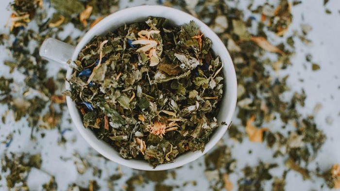 Tips dan Trik Menyimpan Produk Teh Herbal Agar Tahan Lama!