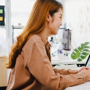 Ingin Terlihat Kece Saat Meeting Online? Coba Terapkan 5 Cara Mudah Ini