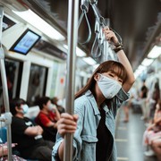 Catat! 8 Tips Aman Mencegah Penularan Virus Covid-19 untuk Pengguna Transportasi Umum