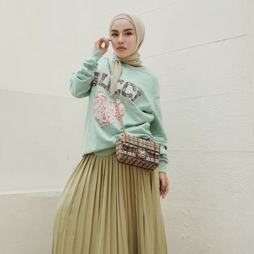 Jalani Pemeriksaan Ganda, Medina Zein Siap Diperiksa hingga Malam