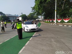 Gage di Bundaran Senayan, Porsche Juga Diputar Balik