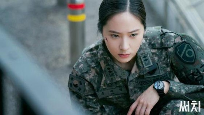 Sederet Peran Girl Crush yang Dimainkan Krystal Jung, Inspiratif Banget!