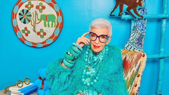 Model dan Pebisnis Iris Apfel Rayakan Ulang Tahun Ke-100! Ini 5 Gaya Stylish dan Nyentriknya Model dan Pebisnis Iris Apfel Rayakan Ulang Tahun Ke-100! Ini 5 Gaya Stylish dan Nyentriknya