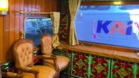 <p>Dalam keterangan videonya, satu gerbong tersebut bisa disewakan untuk 19 orang. Satu gerbong tersebut dibanderol Rp25 juta untuk sekali perjalanan Bandung-Yogyakarta. (Foto: TikTok @kevinbenedico)</p>