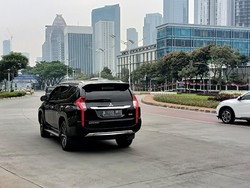 Tak Patuhi Gage, Pelat Mobil RFY Nyelonong di Penyekatan Bundaran Senayan