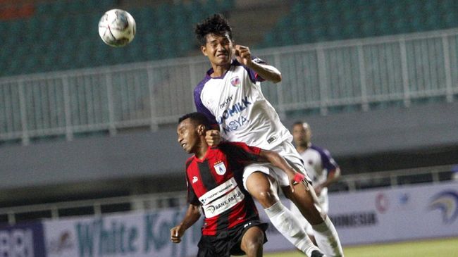 Daftar Sanksi Komdis PSSI Tiga pemain muda disanksi larangan bermain selama 12 bulan atau satu tahun oleh Komite Disiplin (Komdis) PSSI, termasuk anak Jacksen F Tiago.