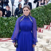 Sosok Putri Beatrice, Fashion Icon Lainnya dari Kerajaan Inggris yang Elegan dan Berani Mendobrak Aturan Berbusana