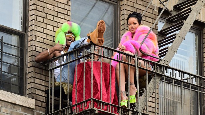 Rihanna dan A$AP Rocky Dikabarkan Akan Segera Bertunangan! Intip Potret Kemesraan Mereka di Sini