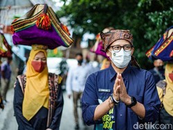 Sandiaga Dorong Buku Le Parle Covidnomics Hadir Dalam Bentuk Podcast