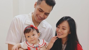 img-title Reaksi Santai Asmirandah Saat Netizen Mau Tiru Nama Anaknya