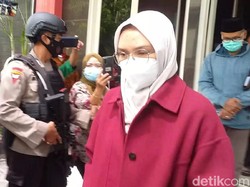 OTT KPK, Bupati Probolinggo, Suami hingga 8 Orang Lainnya Dibawa ke Jakarta