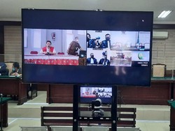 Eks Bupati Nganjuk Jalani Sidang Perdana Dugaan Suap Jual Beli Jabatan