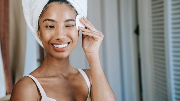 5 Kesalahan Saat Pakai Cleansing Oil yang Tidak Kamu Sadari, Hati-hati Bikin Iritasi!