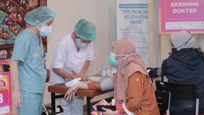 Gojek melalui layanan GoTix menyelenggarakan sentra vaksinasi Covid-19 khusus ibu hamil (bumil) dan ibu menyusui (busui) di Jakarta, 23-28 Agustus lalu.