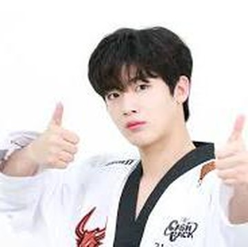 5 Idol K-Pop Ini Merupakan Mantan Atlet Berprestasi, Nggak Disangka!