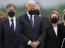 Biden Beri Penghormatan Terakhir untuk 13 Tentara AS yang Tewas di Kabul