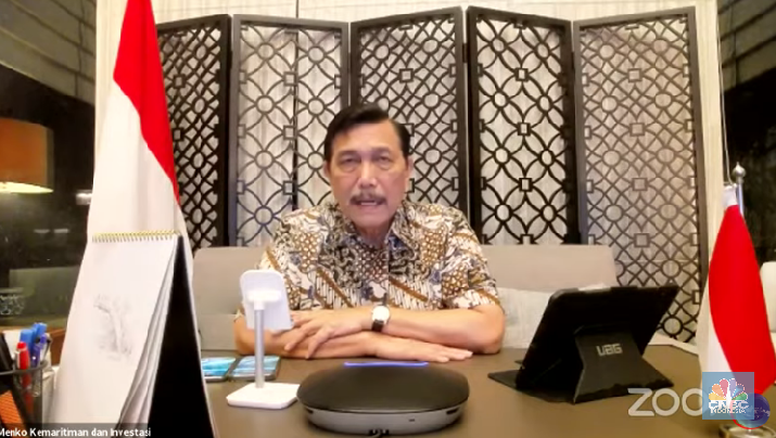 Menko Marves Luhut B. Pandjaitan saat memberikan keterangan pers mengenai Update Penanganan Pandemi Covid 19 (Tangkapan Layar Youtube Kemenko Marves)