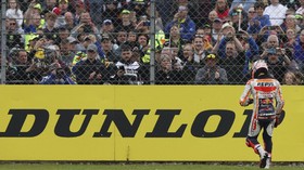 Mantan Manajer Rossi Tuntut MotoGP Hukum Marquez